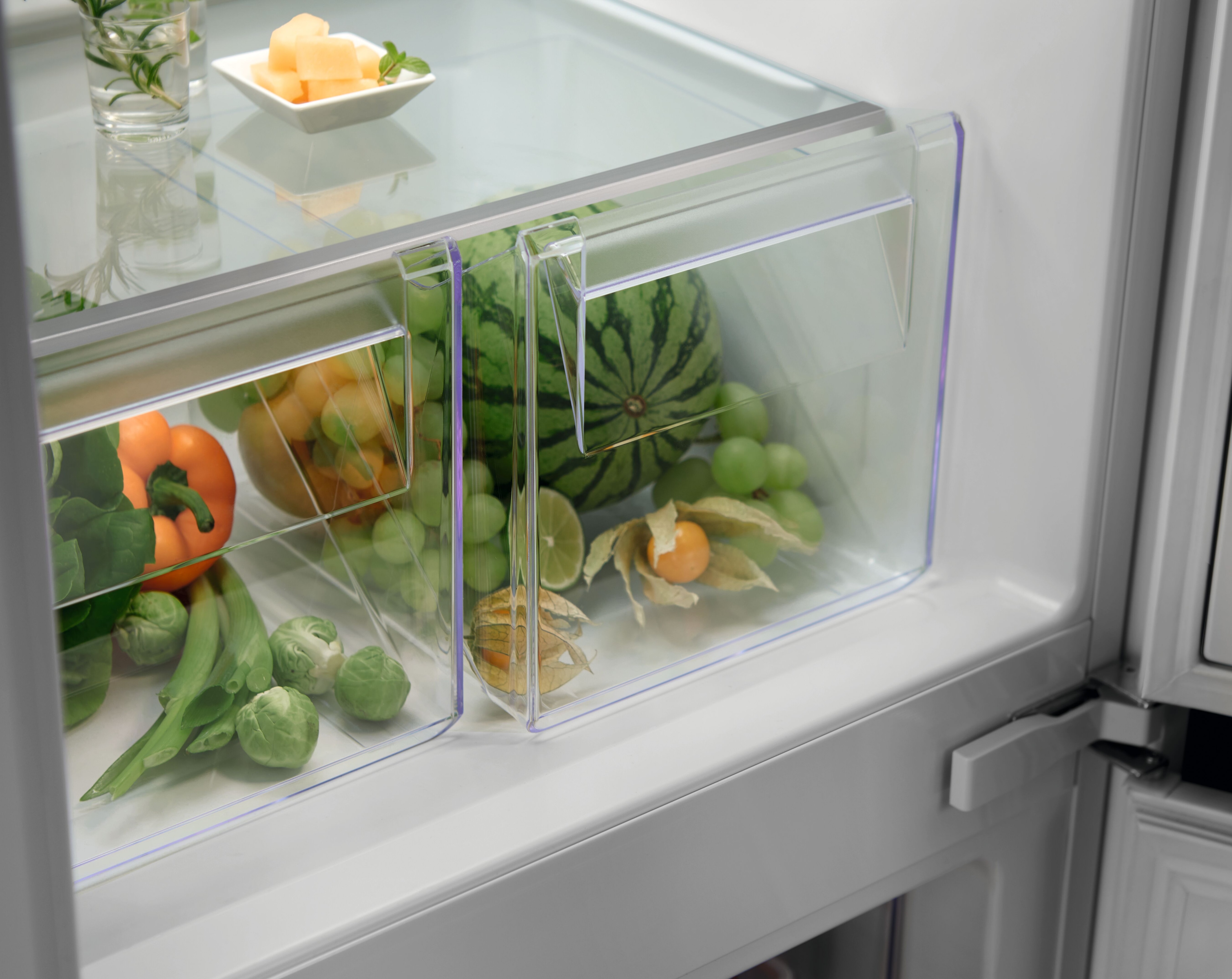Integrated fridge freezer | Electrolux