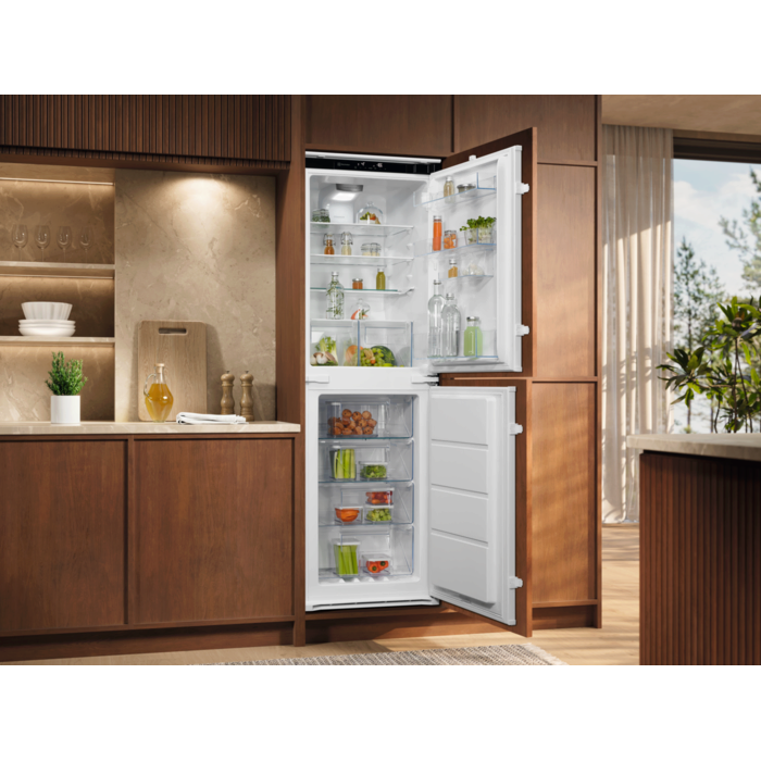 Electrolux - Integrated fridge freezer - LNT6TE18S5