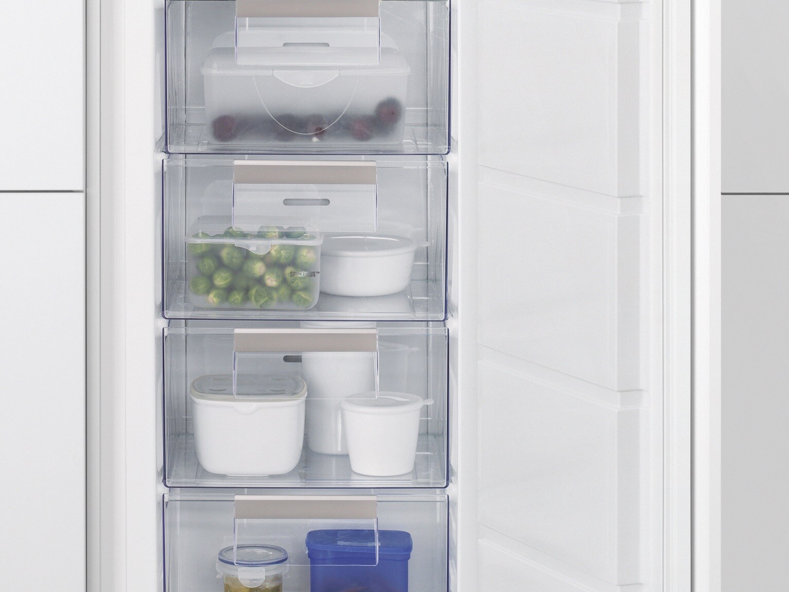 Integrated freezer | Electrolux